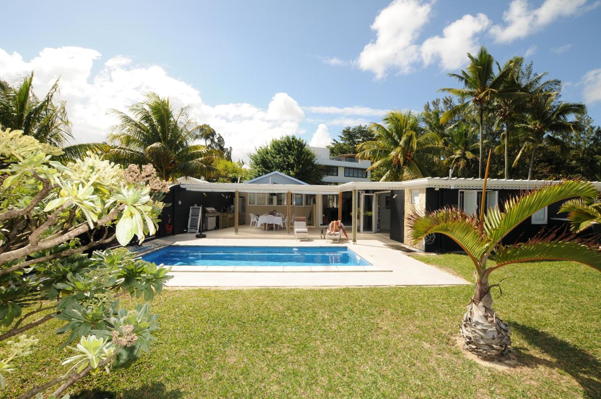 Chalet Kestrel With Pool On The Beach Riambel Екстериор снимка