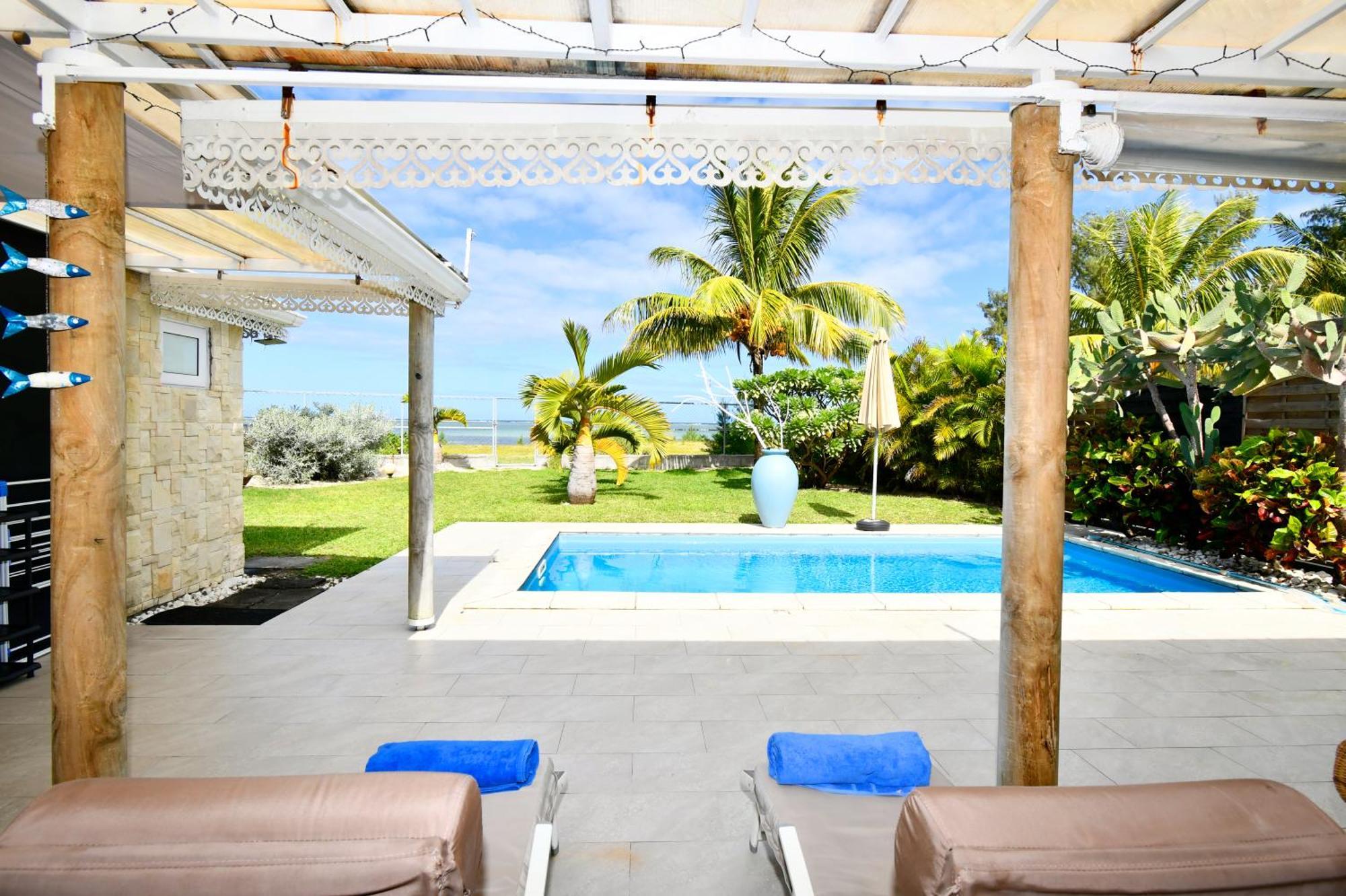 Chalet Kestrel With Pool On The Beach Riambel Екстериор снимка