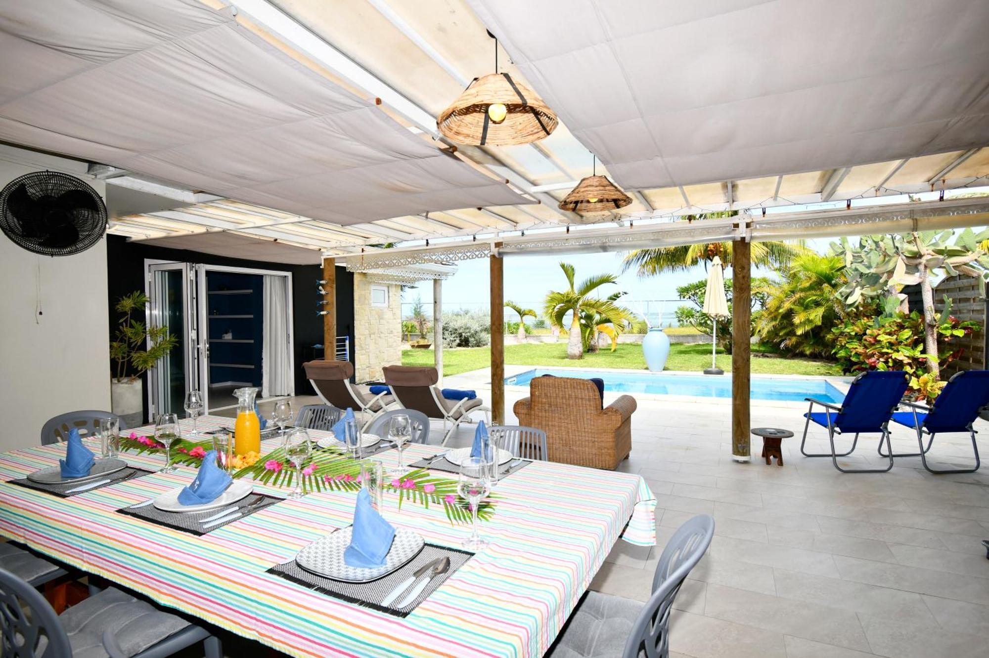 Chalet Kestrel With Pool On The Beach Riambel Екстериор снимка