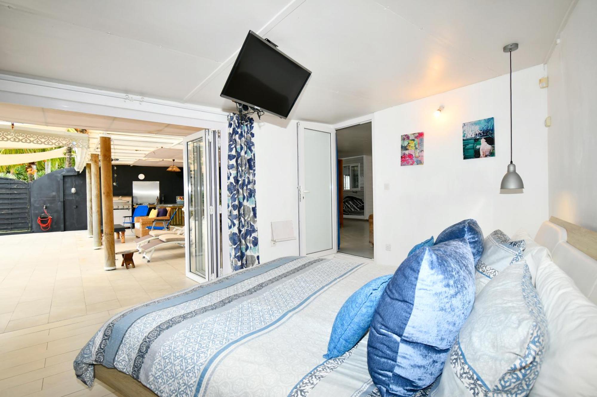 Chalet Kestrel With Pool On The Beach Riambel Екстериор снимка