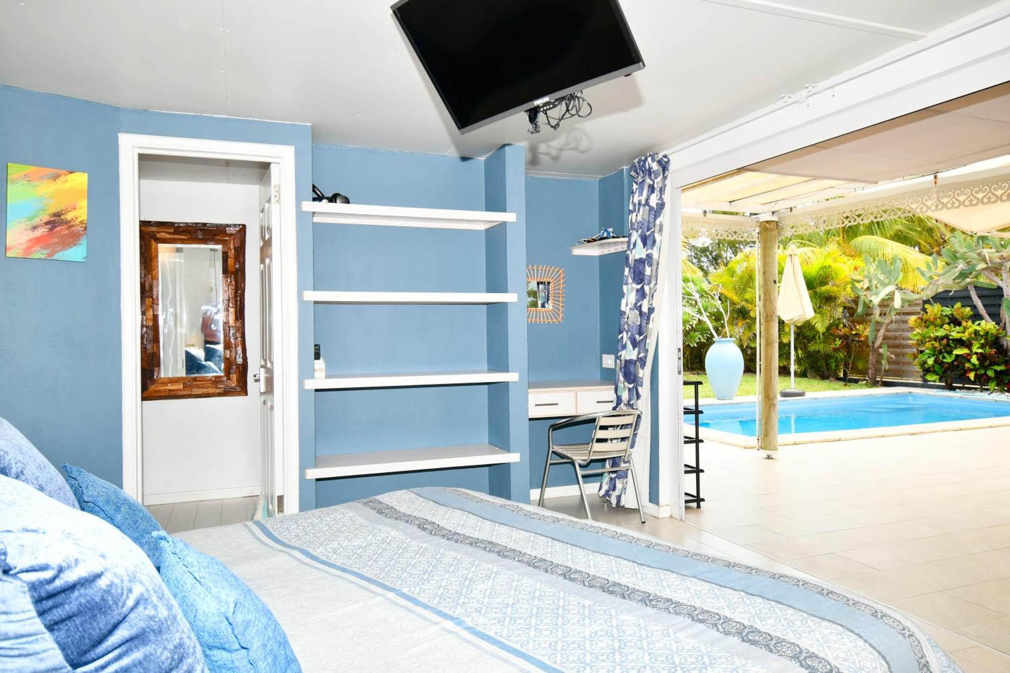 Chalet Kestrel With Pool On The Beach Riambel Екстериор снимка