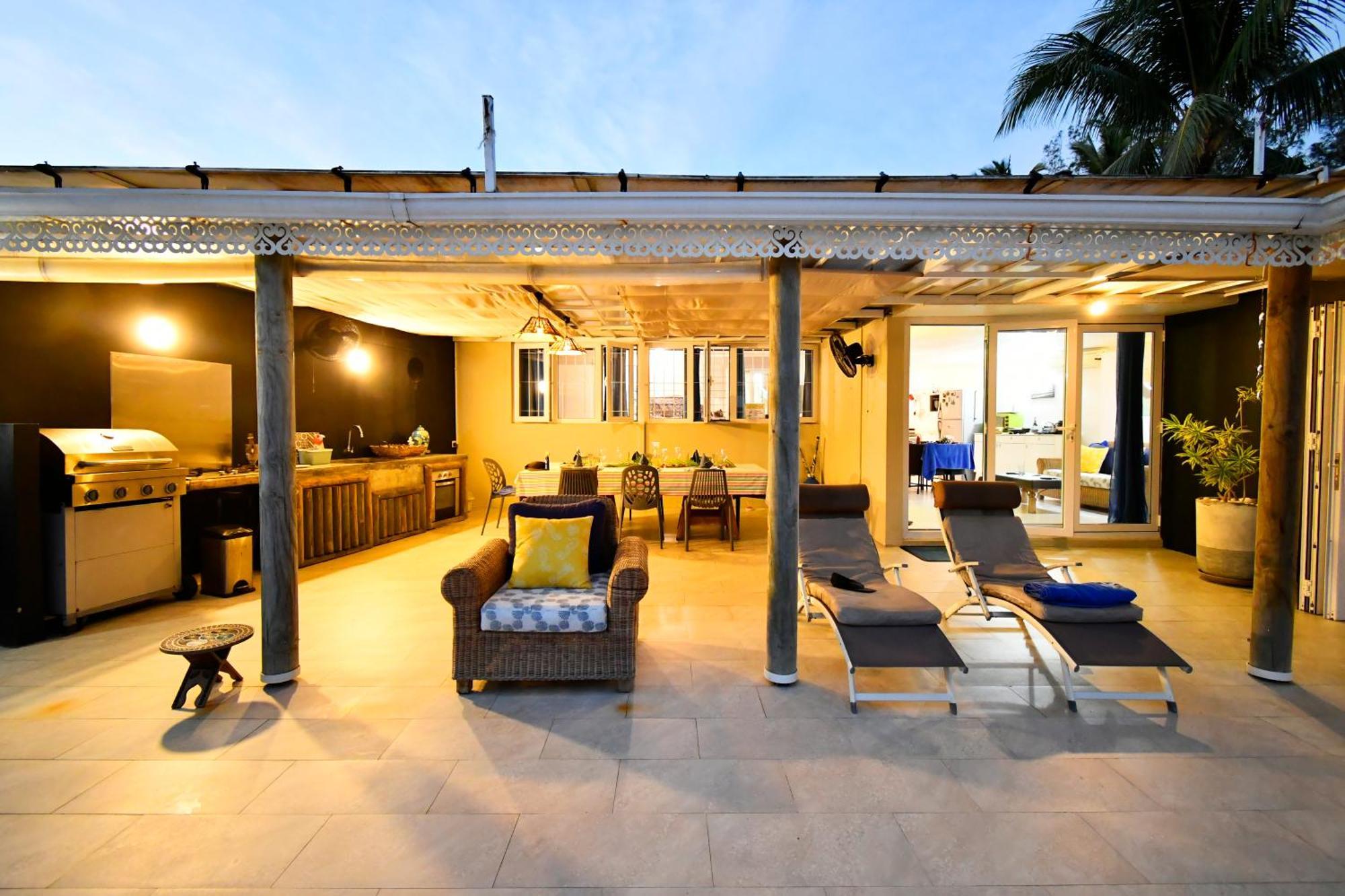 Chalet Kestrel With Pool On The Beach Riambel Екстериор снимка